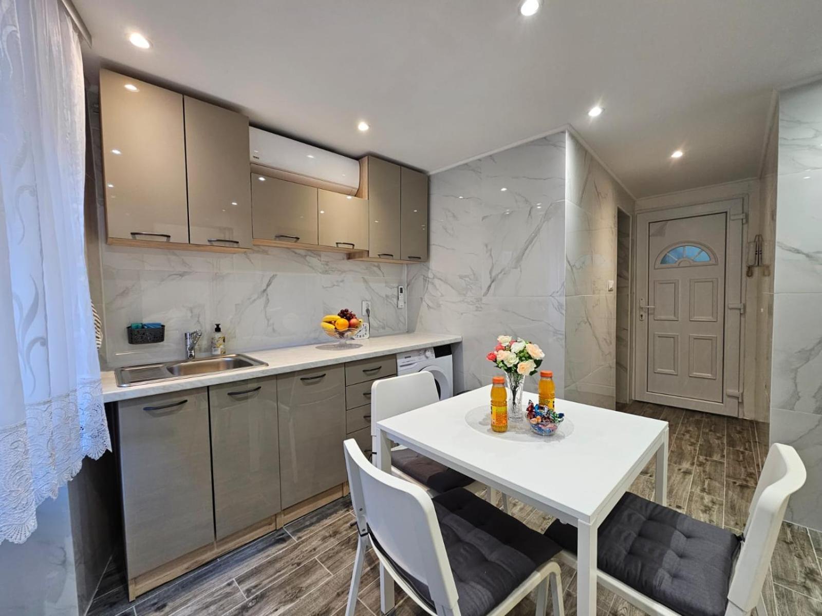 Centar Ri Apartment *